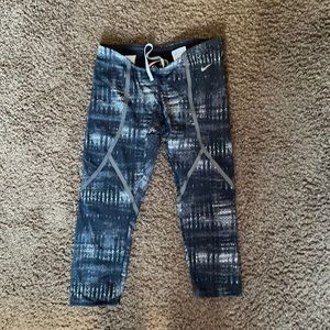 Nike crop tights